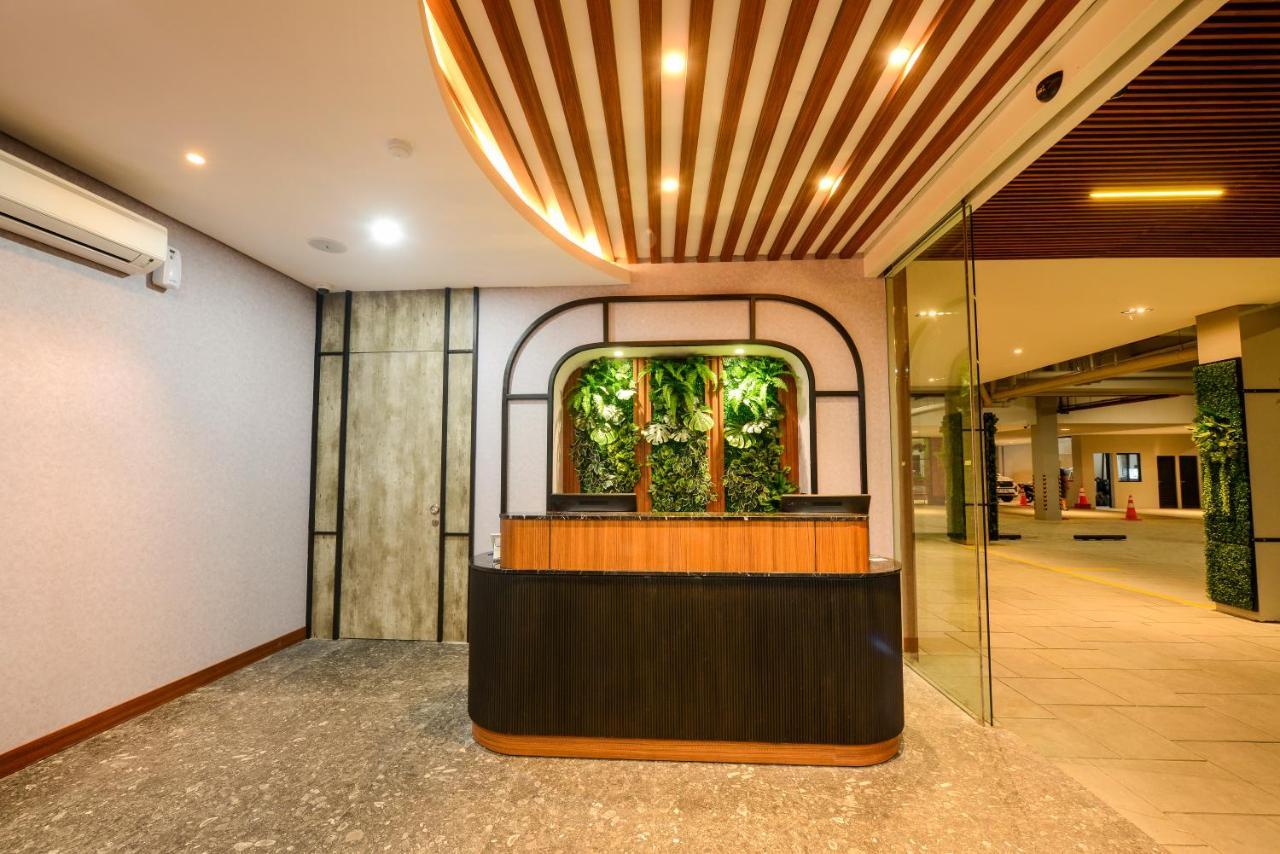 Nata Azana Hotel Solo Exterior photo